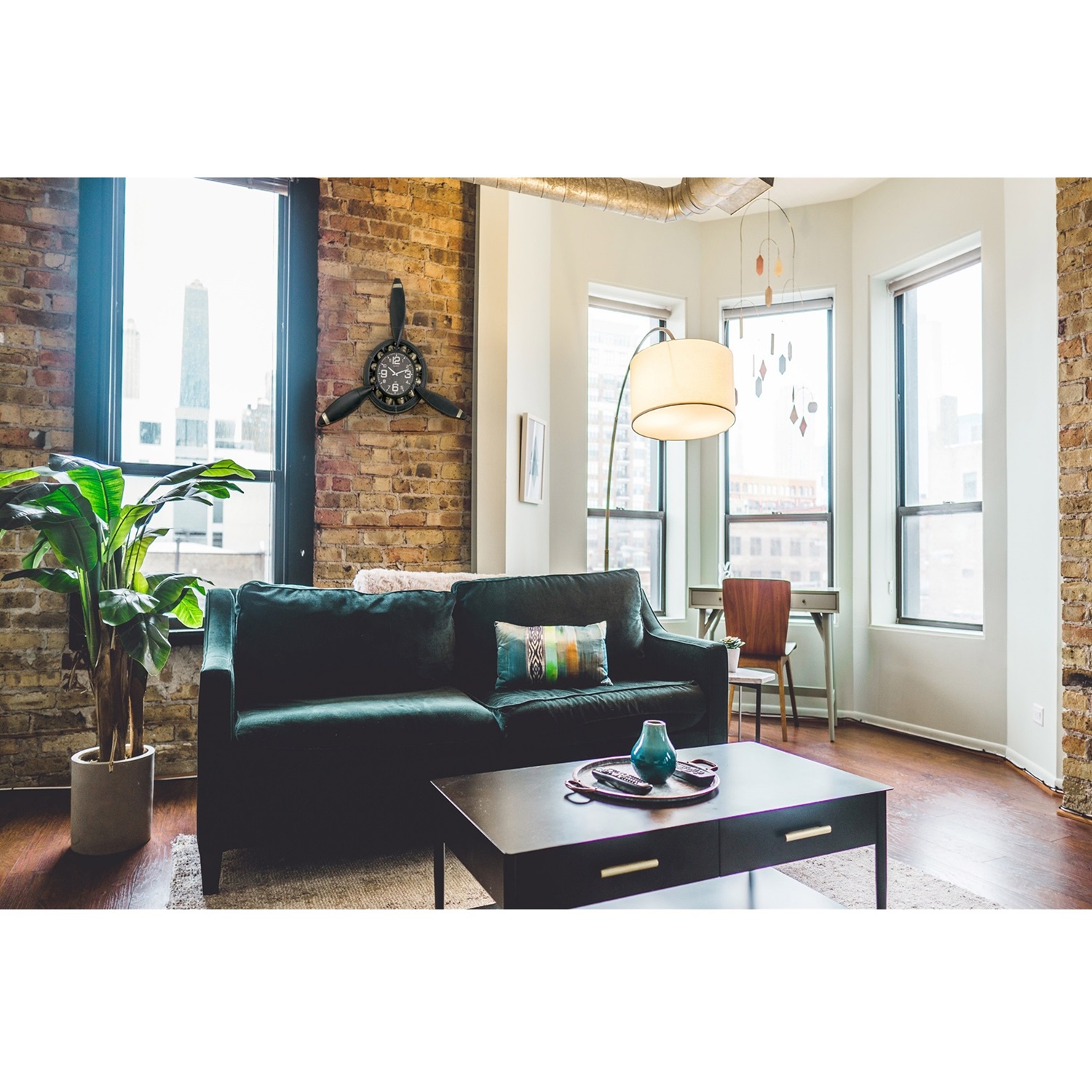 Metal Airplane Propeller Wall Décor Clock - Image 5